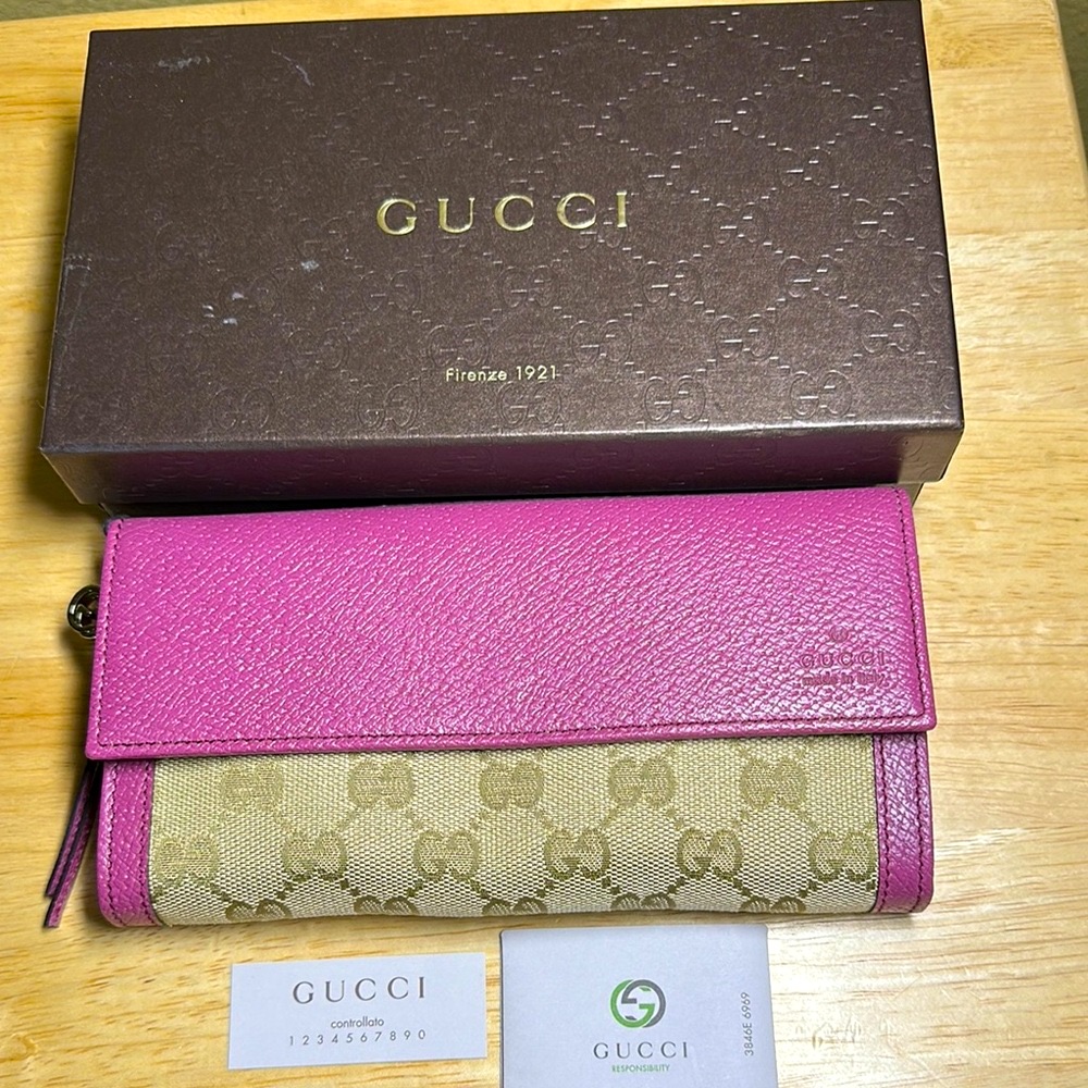 Gucci Pink And Beige Wallet ( Nwt)